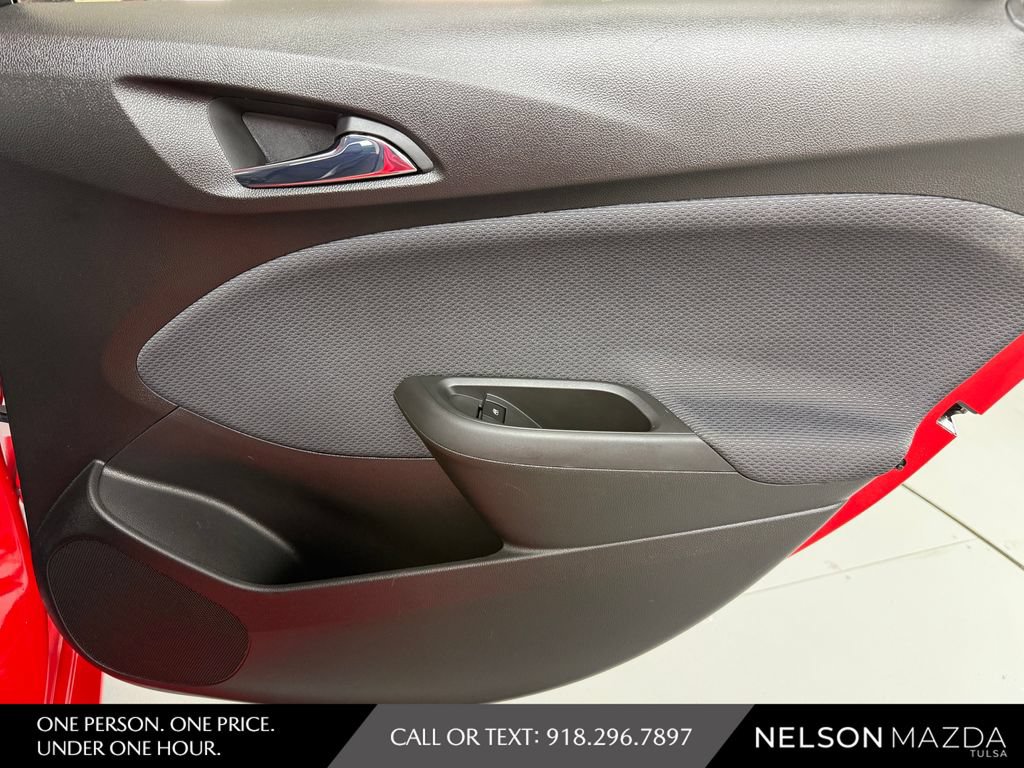 Used 2018 Chevrolet Cruze LT w/ Convenience Package FWD image 41