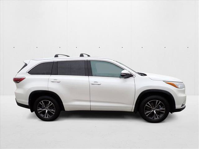 Used 2016 Toyota Highlander XLE image 5