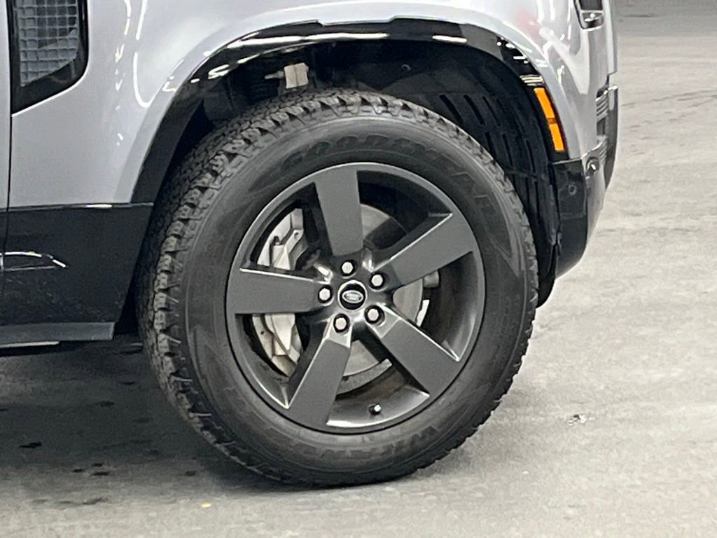 Used 2022 Land Rover Defender 110 X-Dynamic HSE image 41