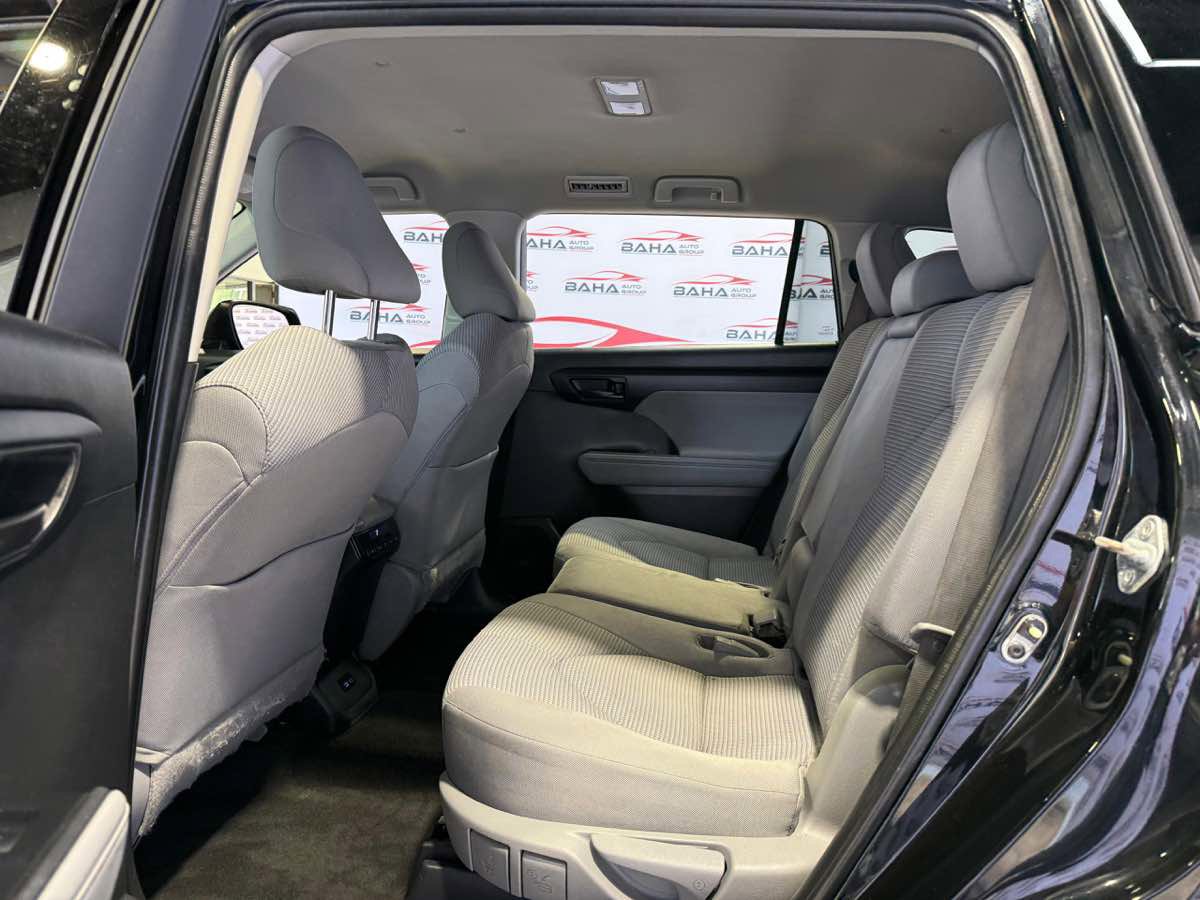 Used 2022 Toyota Highlander L FWD image 68