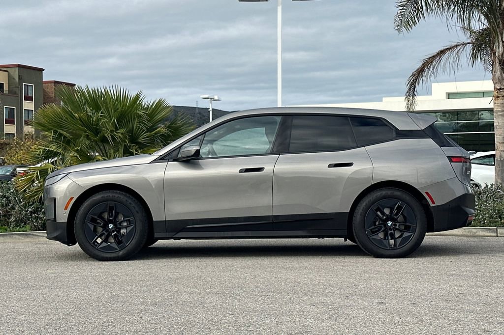 Used 2023 BMW iX xDrive50 w/ Premium Package image 6