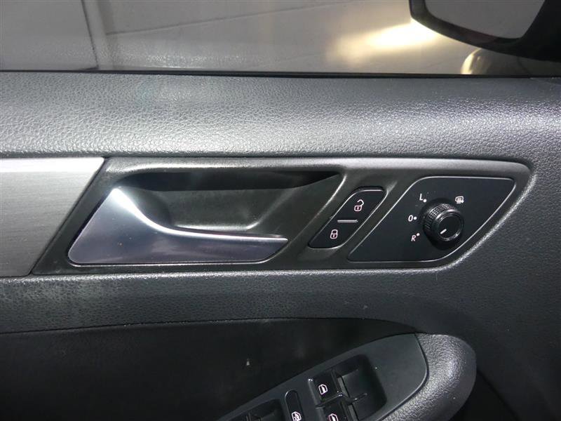 Used 2016 Volkswagen Jetta Sport image 18