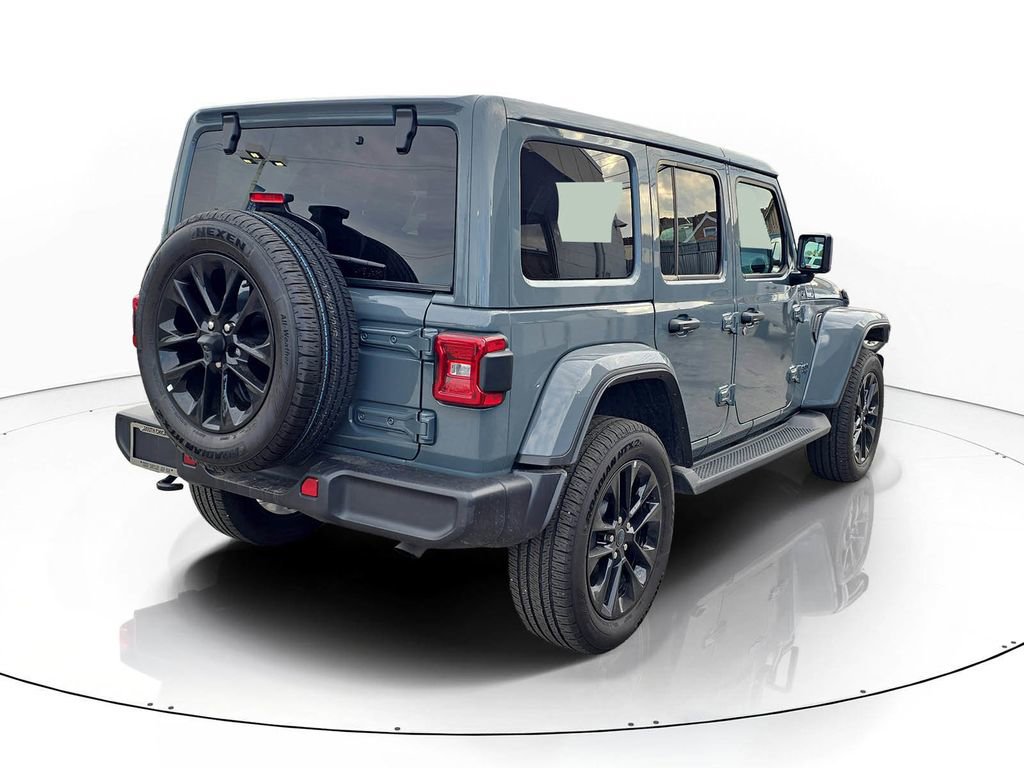 Used 2025 Jeep Wrangler Unlimited Sahara AWD/4WD image 4