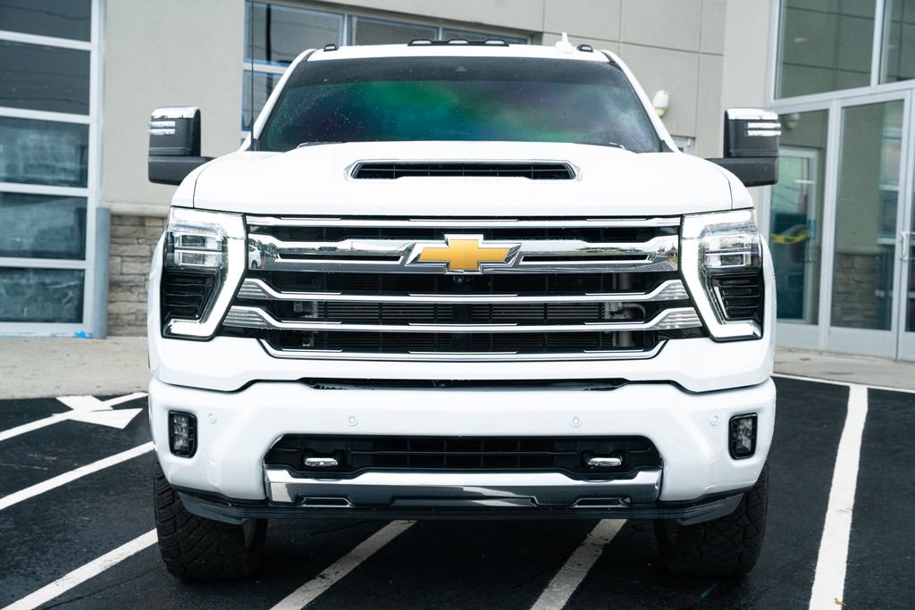 Used 2024 Chevrolet Silverado 3500 High Country AWD/4WD image 4