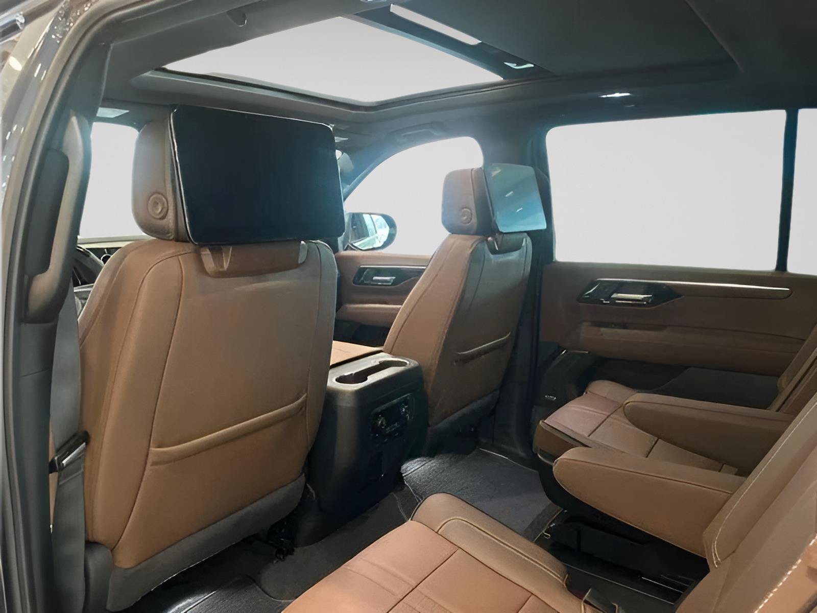 New 2026 Chevrolet Suburban High Country AWD/4WD image 14