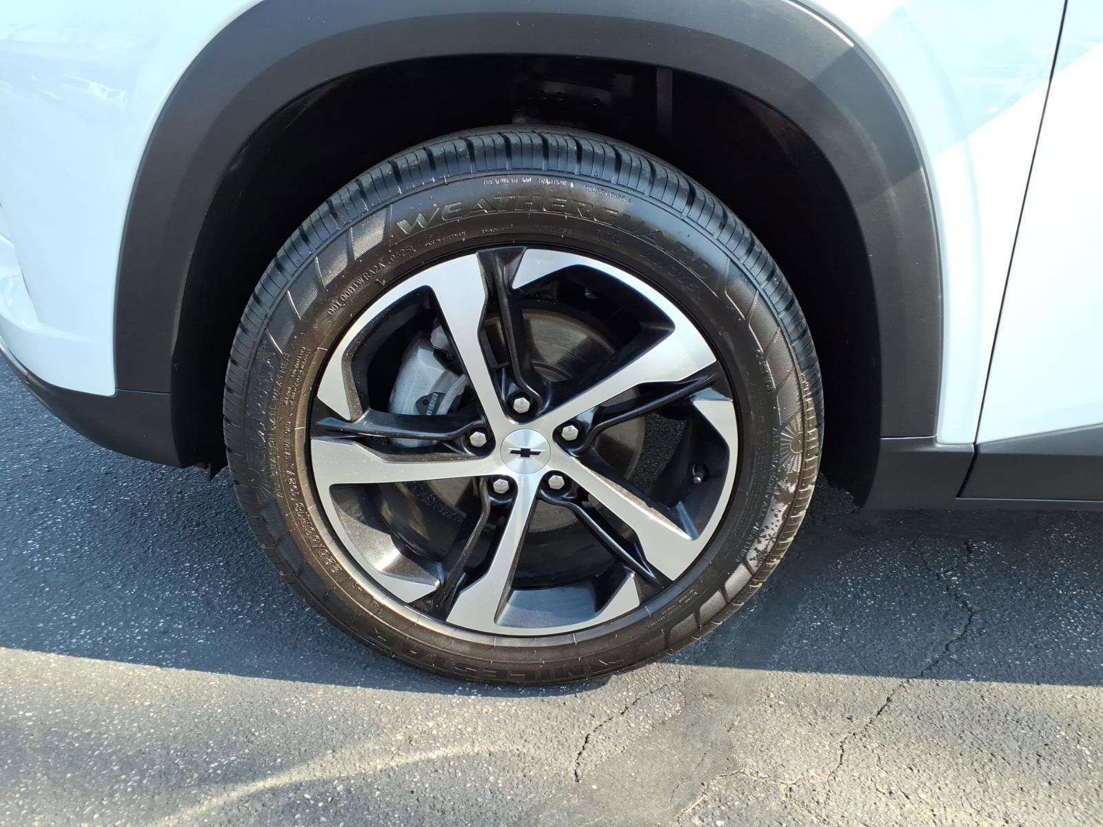 Used 2024 Chevrolet Trax RS w/ Driver Confidence Package FWD image 9