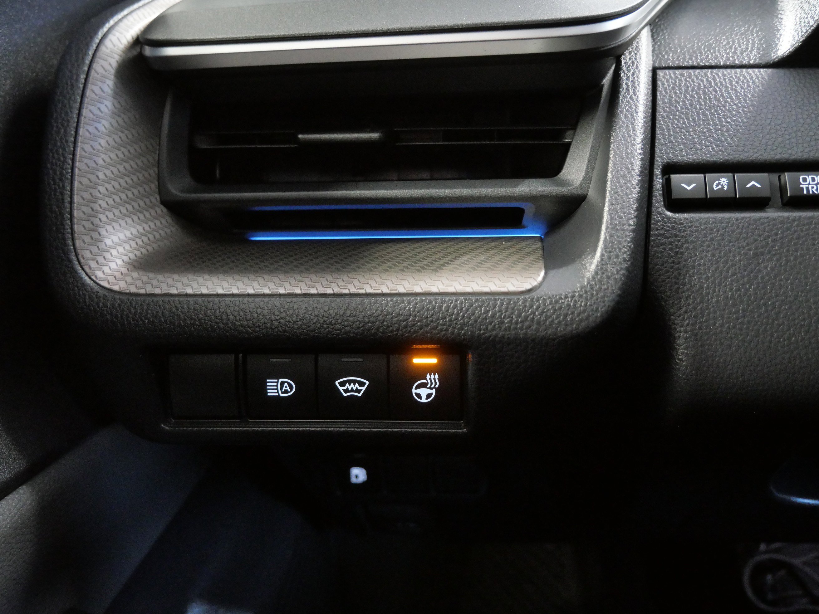 Used 2024 Toyota Prius XLE image 26