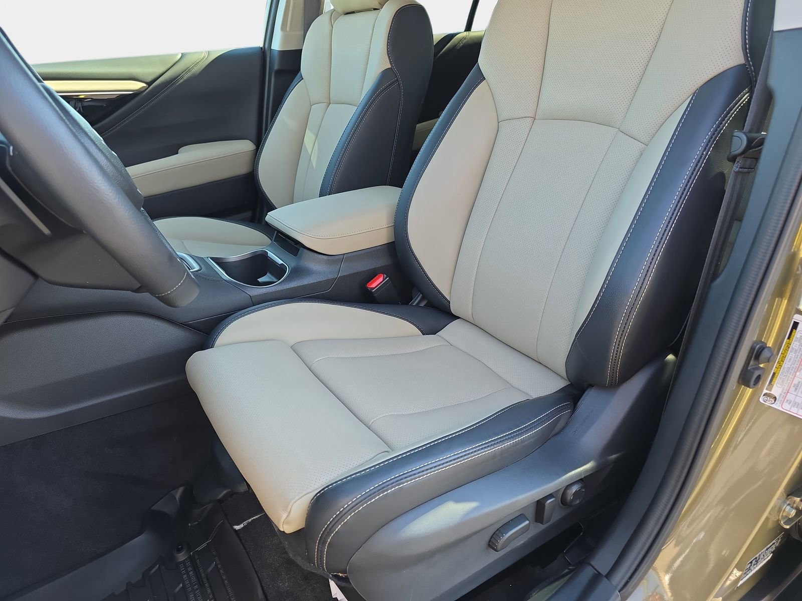 Used 2025 Subaru Outback Limited image 15