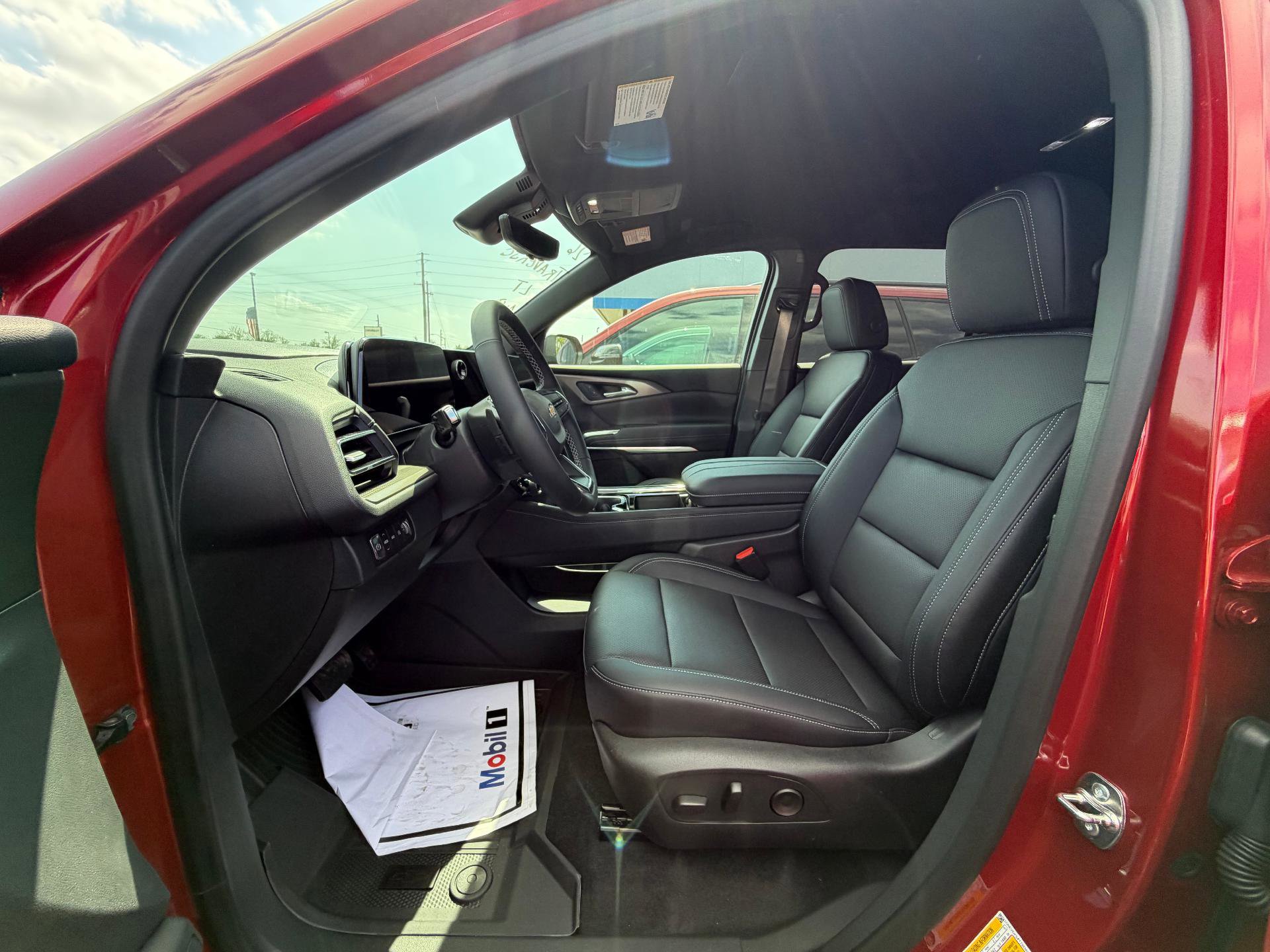 New 2026 Chevrolet Traverse LT w/ Driver Confidence Package AWD/4WD image 8