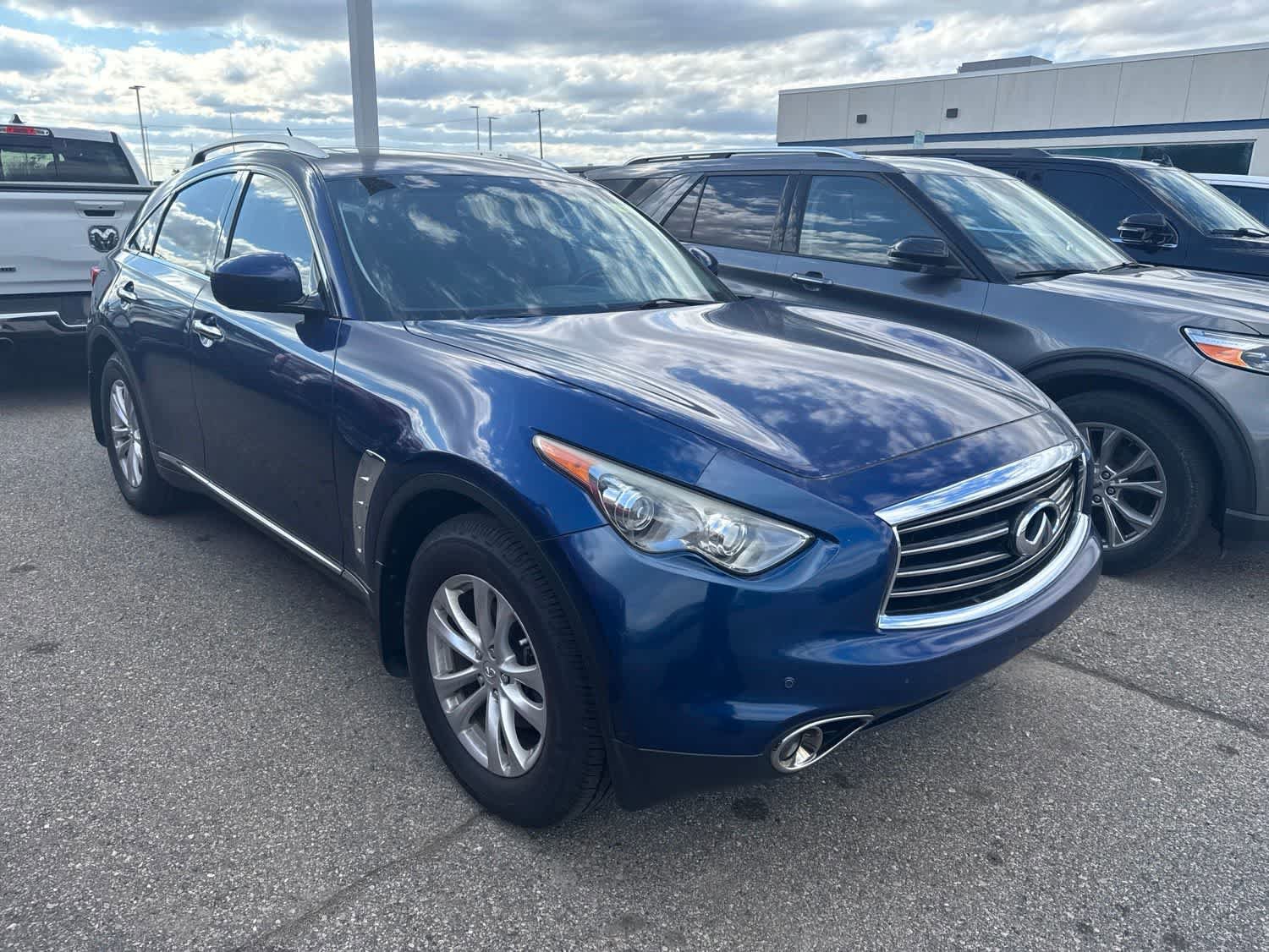 Used 2013 INFINITI FX37 AWD w/ Premium Pkg image 6