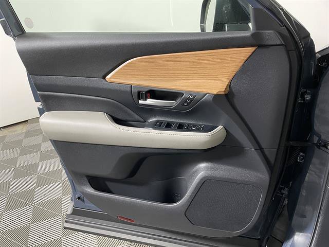 Certified 2024 Toyota Grand Highlander AWD image 20