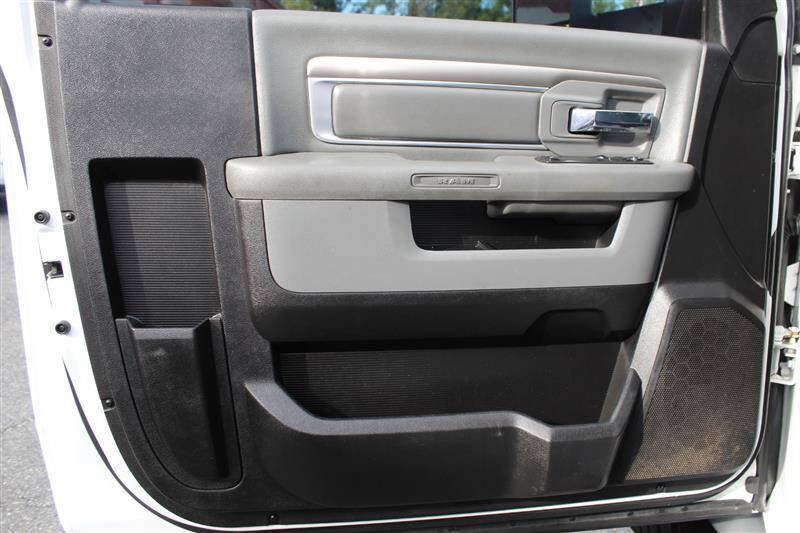 Used 2018 RAM 5500 4x4 Regular Cab image 11