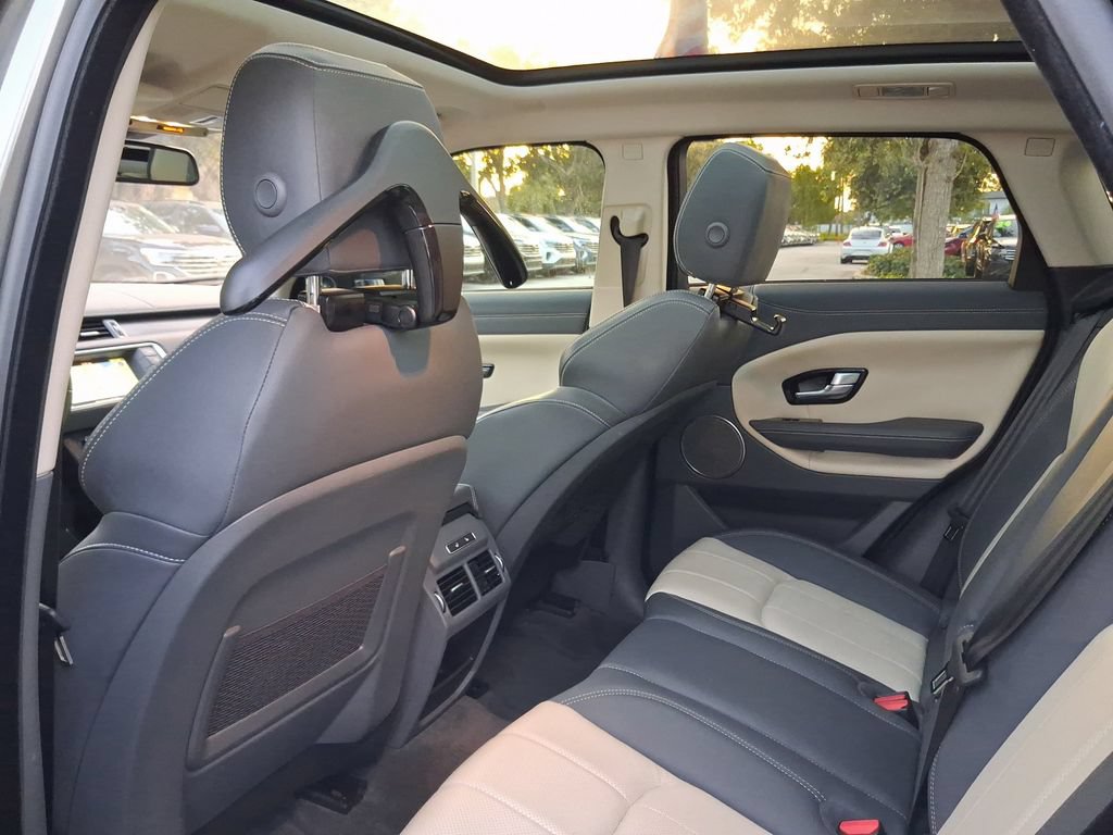 Used 2019 Land Rover Range Rover Evoque SE AWD/4WD image 9