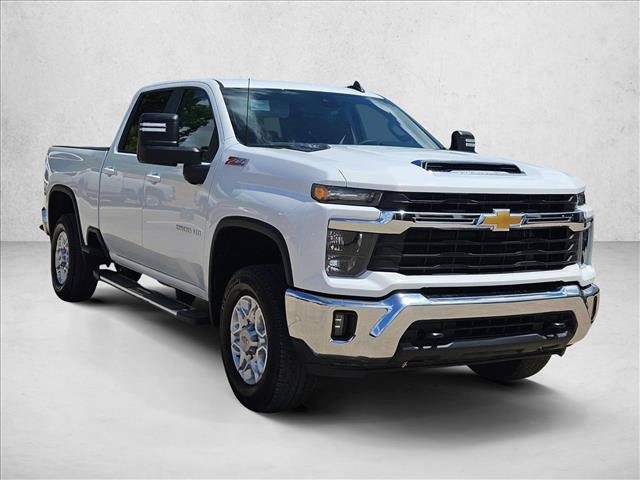Certified 2026 Chevrolet Silverado 2500 LT AWD/4WD image 3