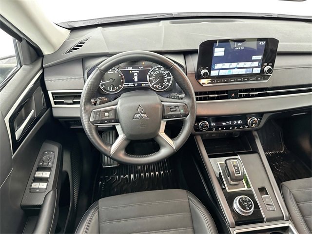 Used 2024 Mitsubishi Outlander SE image 10