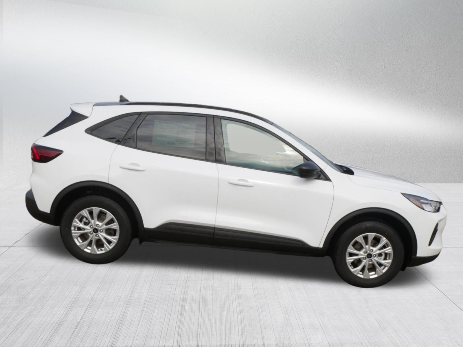 Used 2025 Ford Escape Active w/ Active Premium Tech Pack AWD/4WD image 8