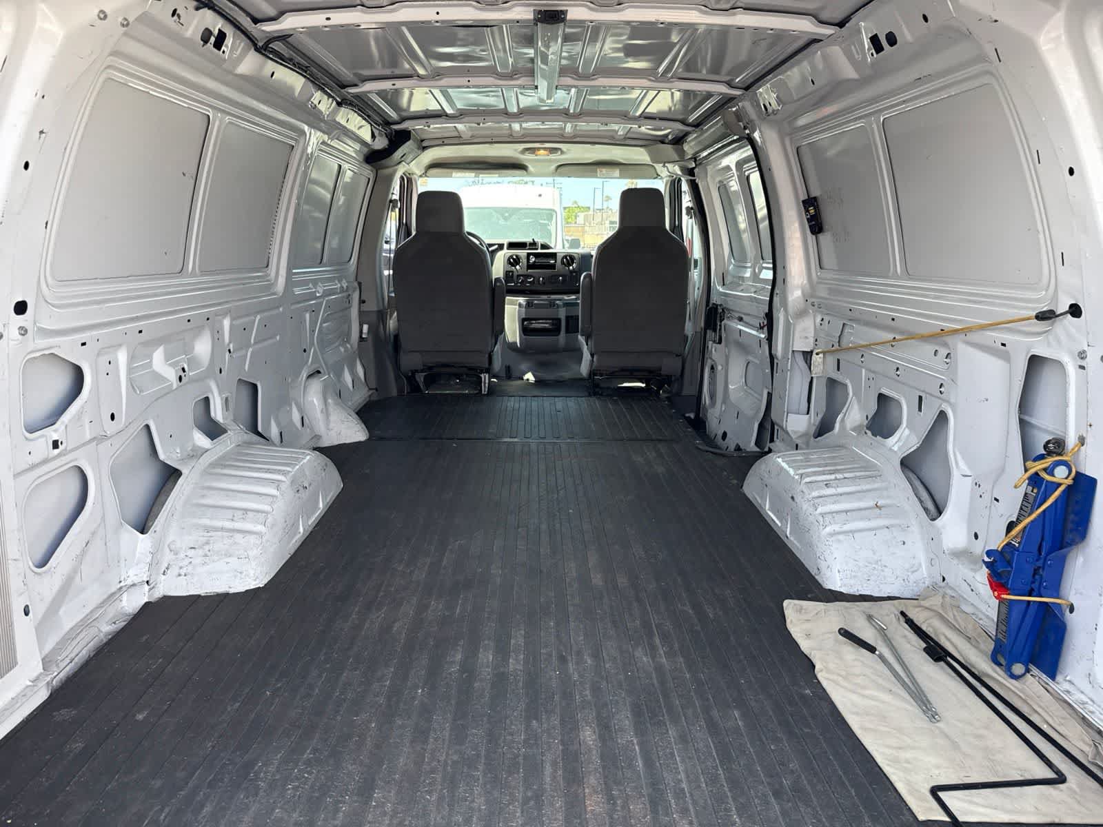 Used 2014 Ford E-250 and Econoline 250 Extended RWD image 10
