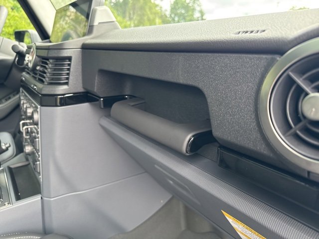 New 2025 INEOS Grenadier Base image 36