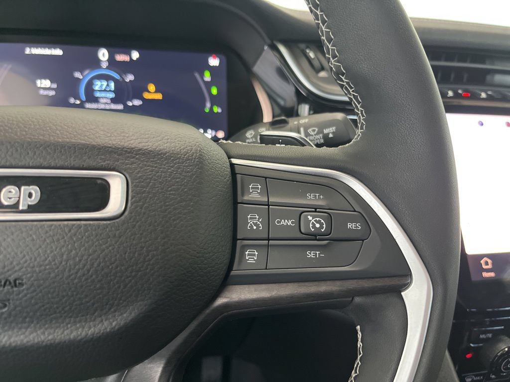Used 2023 Jeep Grand Cherokee 4WD 4xe image 8