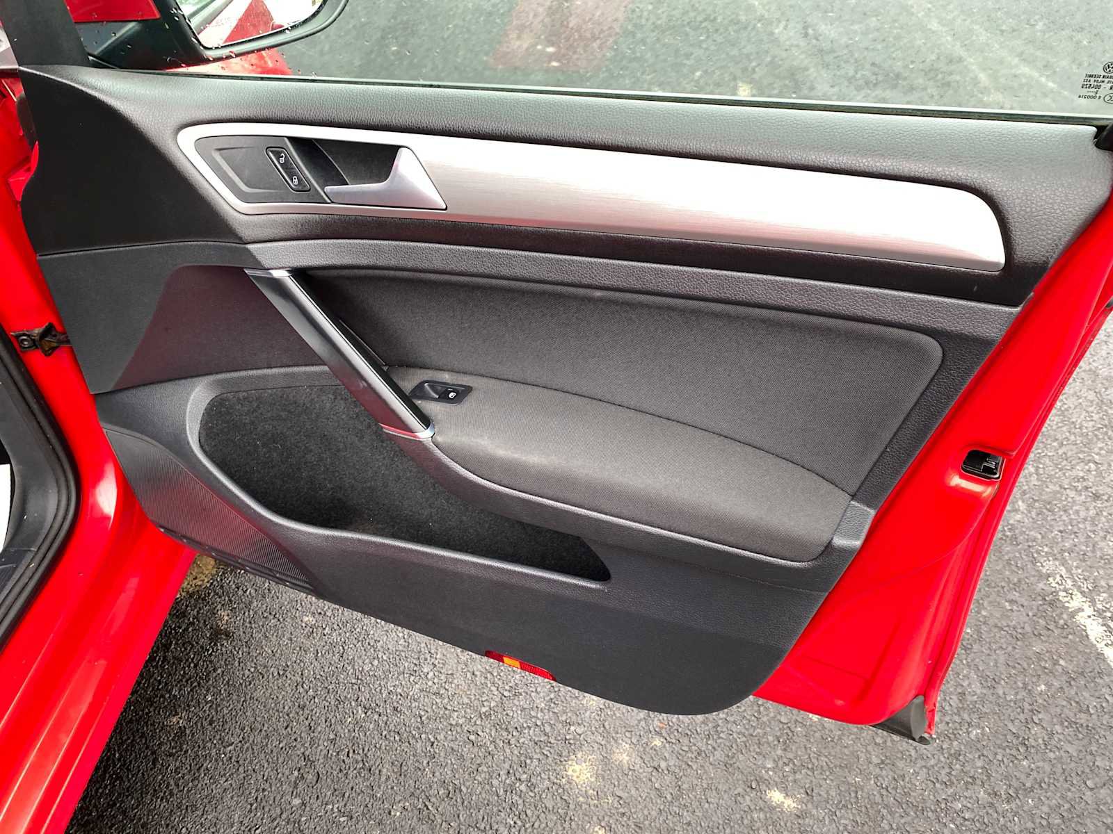 Used 2016 Volkswagen Golf S image 30