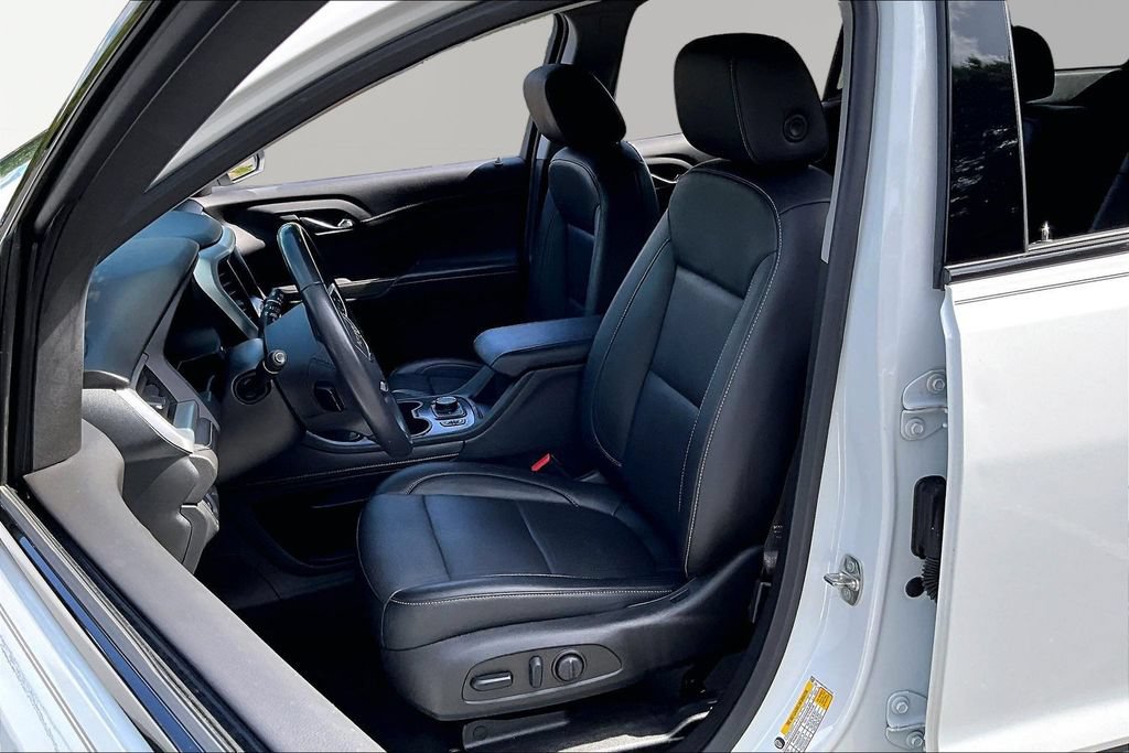 Used 2022 GMC Acadia SLT w/ Elevation Edition FWD image 15