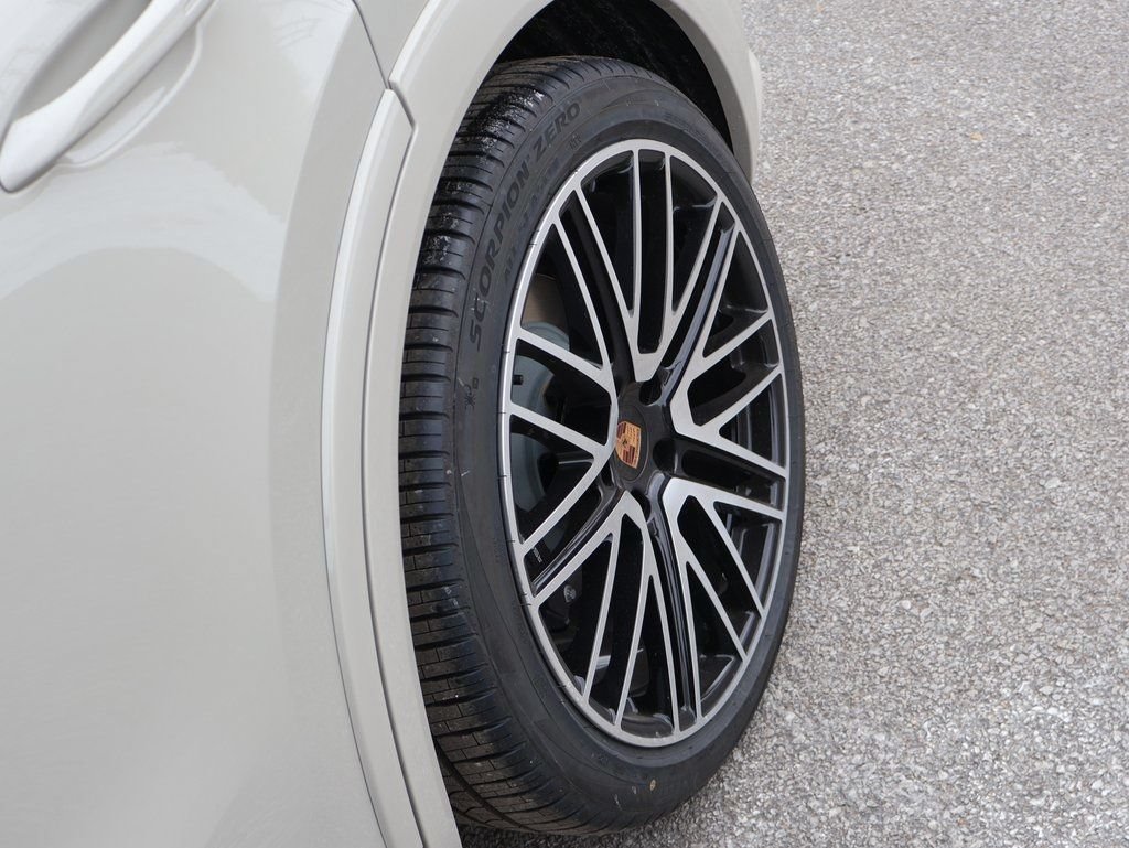 New 2026 Porsche Cayenne Coupe AWD/4WD image 38