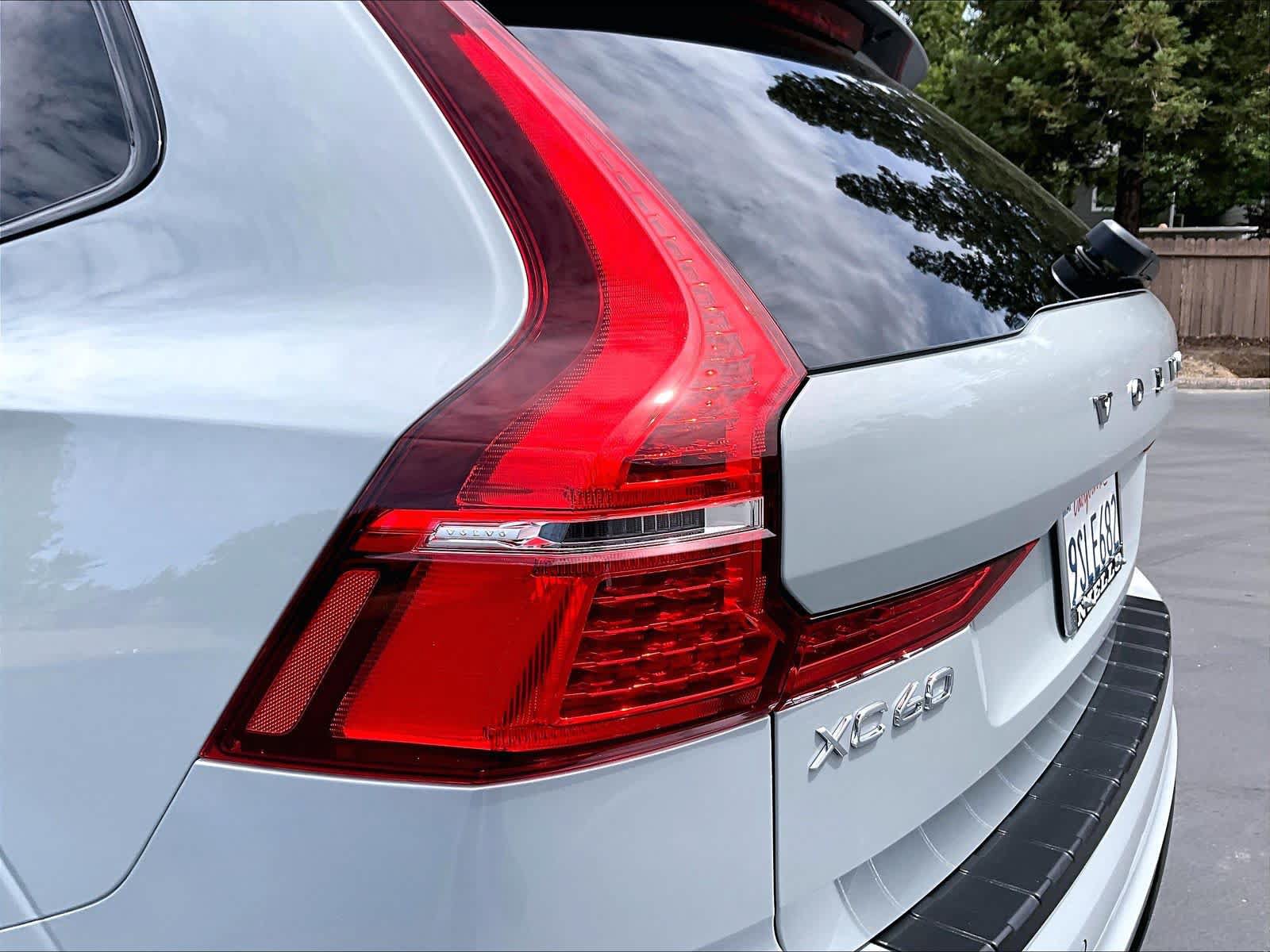 Used 2025 Volvo XC60 T8 Plus AWD/4WD image 32