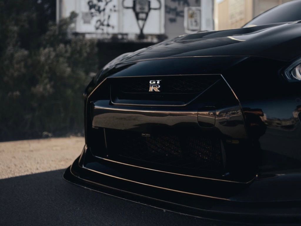 Used 2019 Nissan GT-R Premium w/ Premium Interior Package image 14