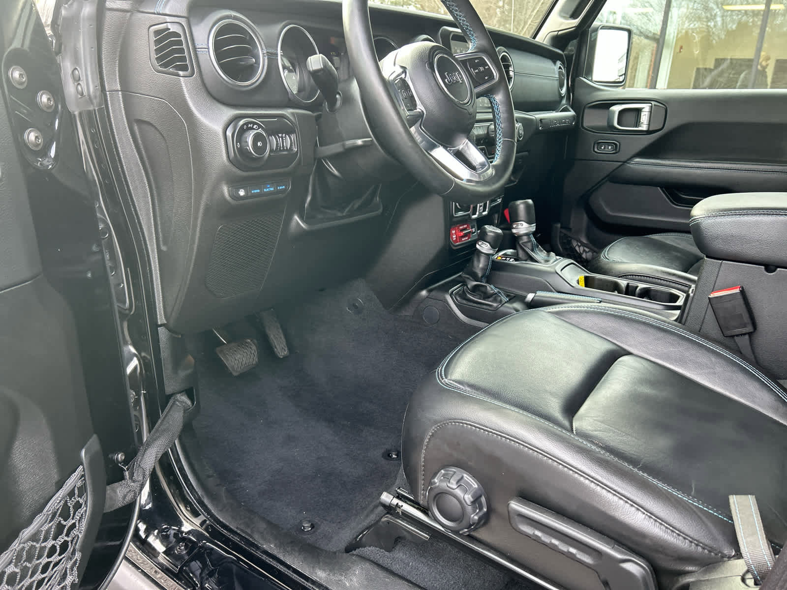 Used 2022 Jeep Wrangler Unlimited Rubicon 4xe w/ Cold Weather Group image 22