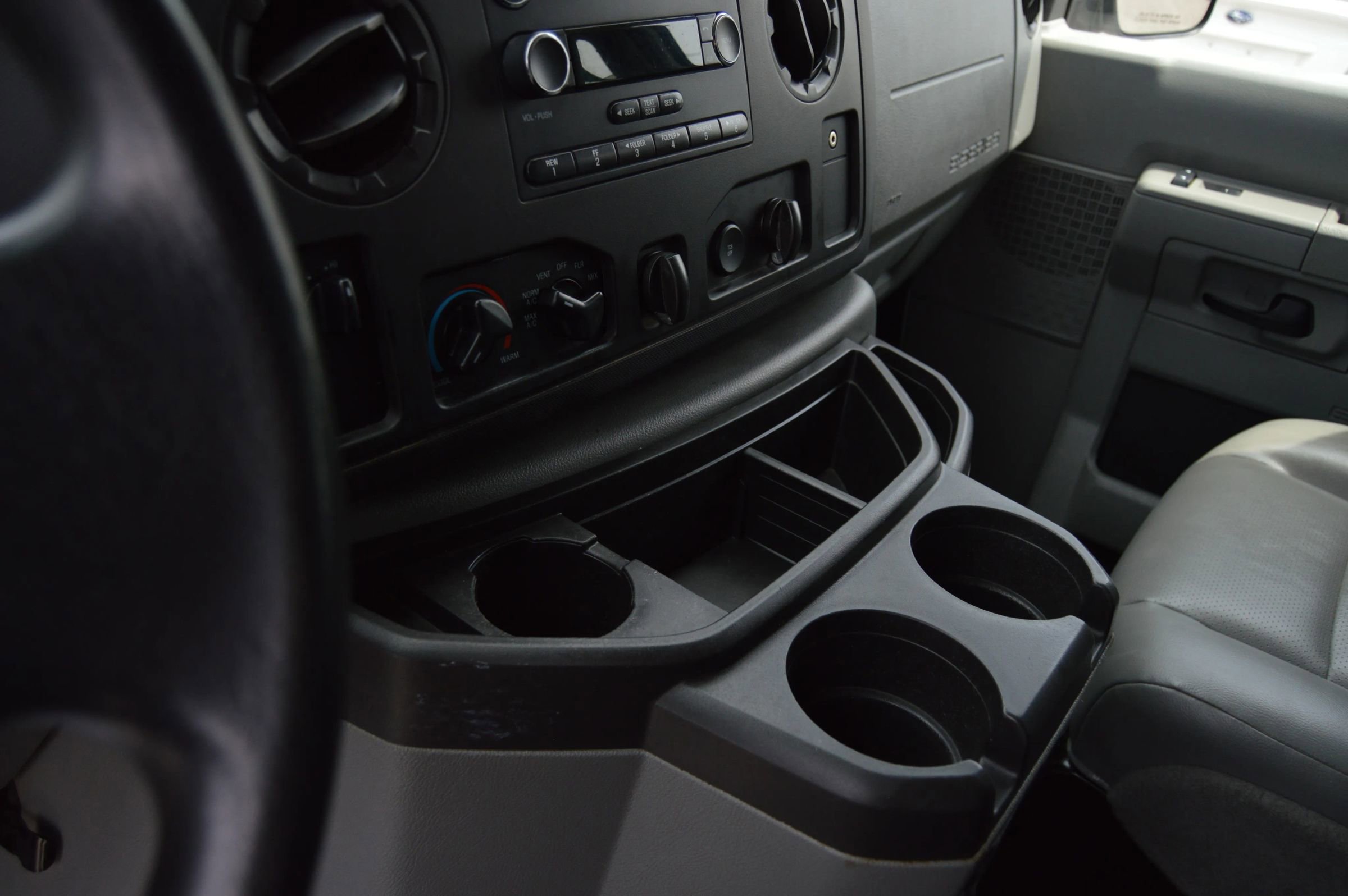 Used 2014 Ford E-150 and Econoline 150 w/ Power Group RWD image 12