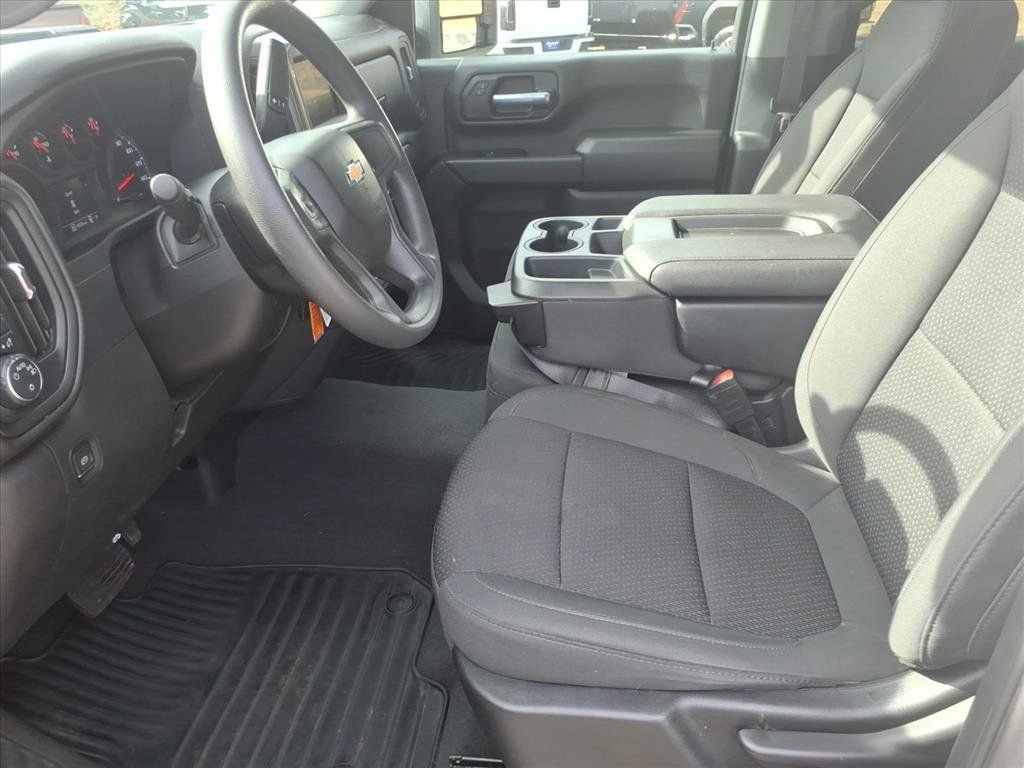 Used 2023 Chevrolet Silverado 2500 Custom w/ Custom Convenience Package image 11