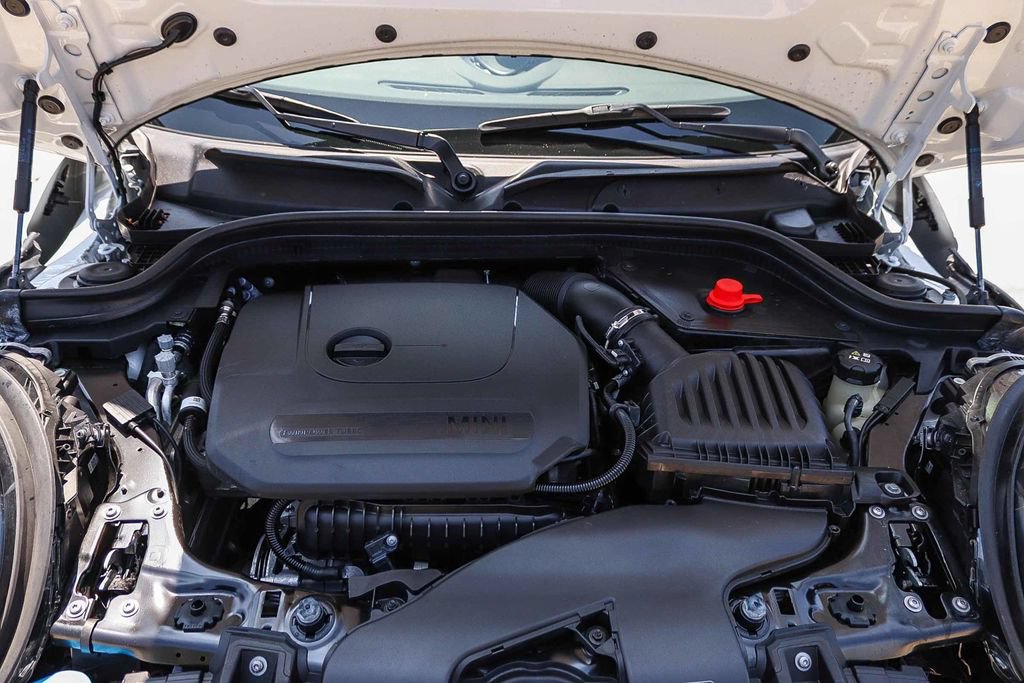 Used 2024 MINI Cooper 2-Door Hardtop FWD image 33