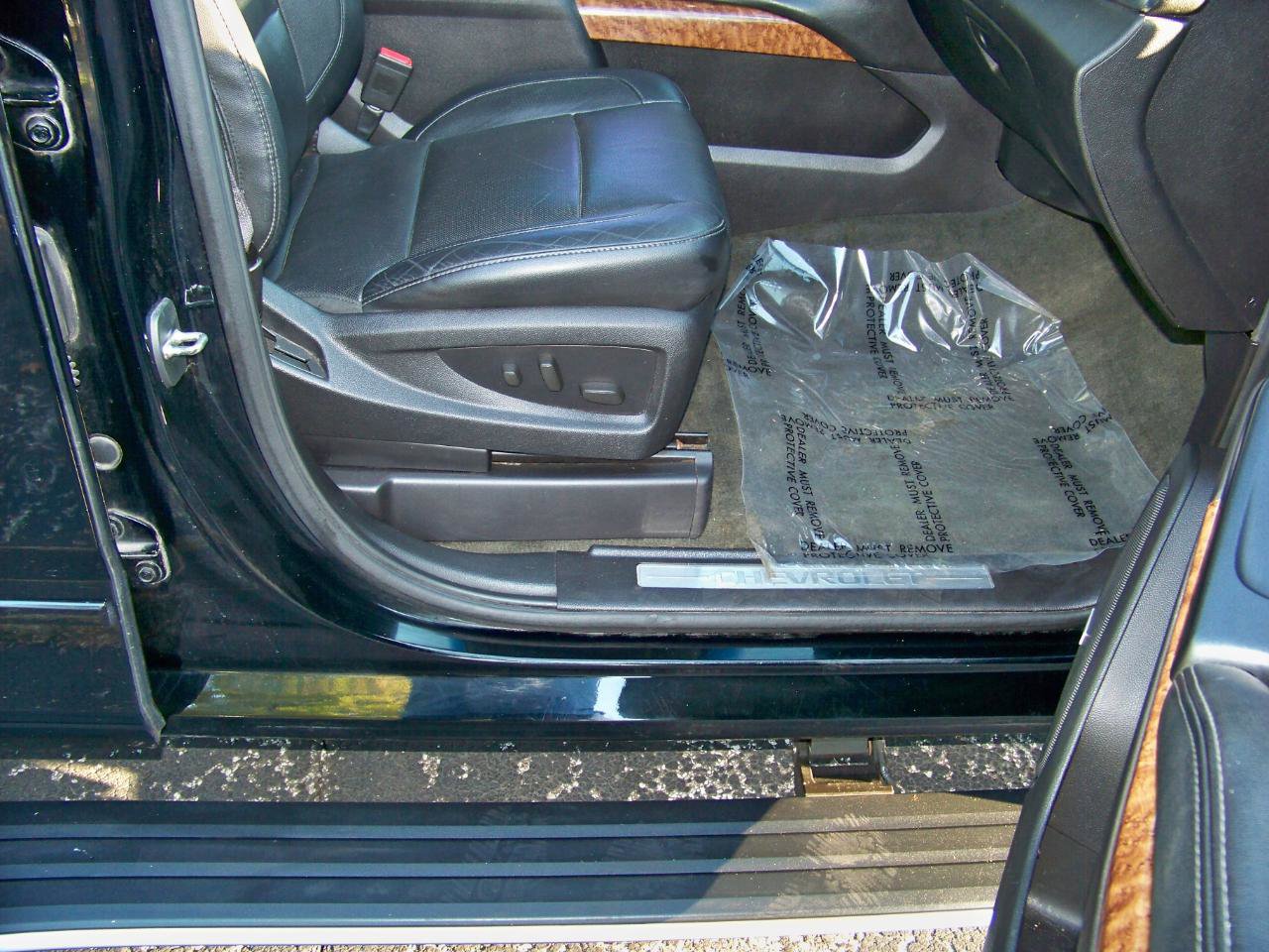 Used 2015 Chevrolet Suburban LTZ image 37