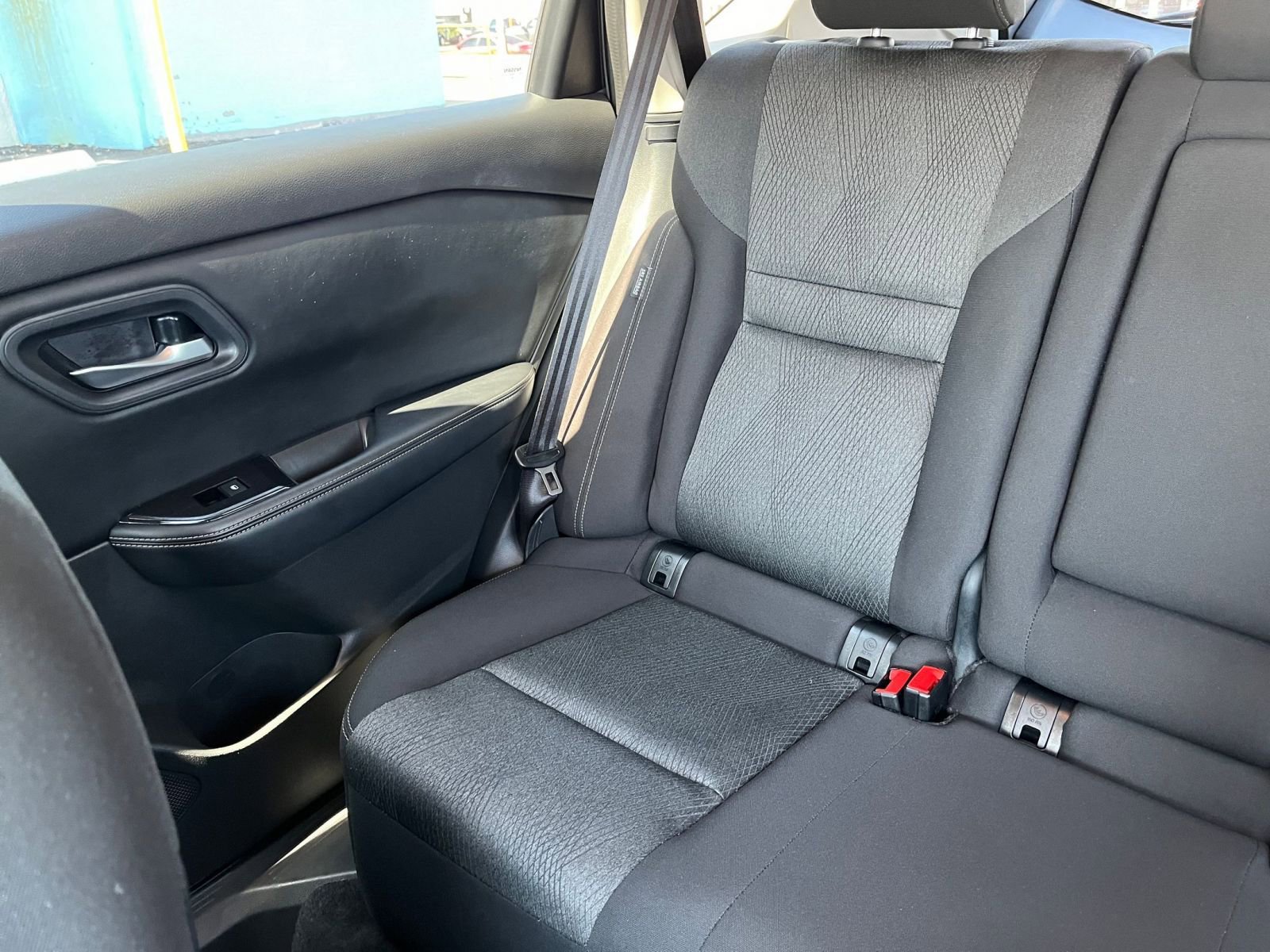 Used 2025 Nissan Rogue SV FWD image 39