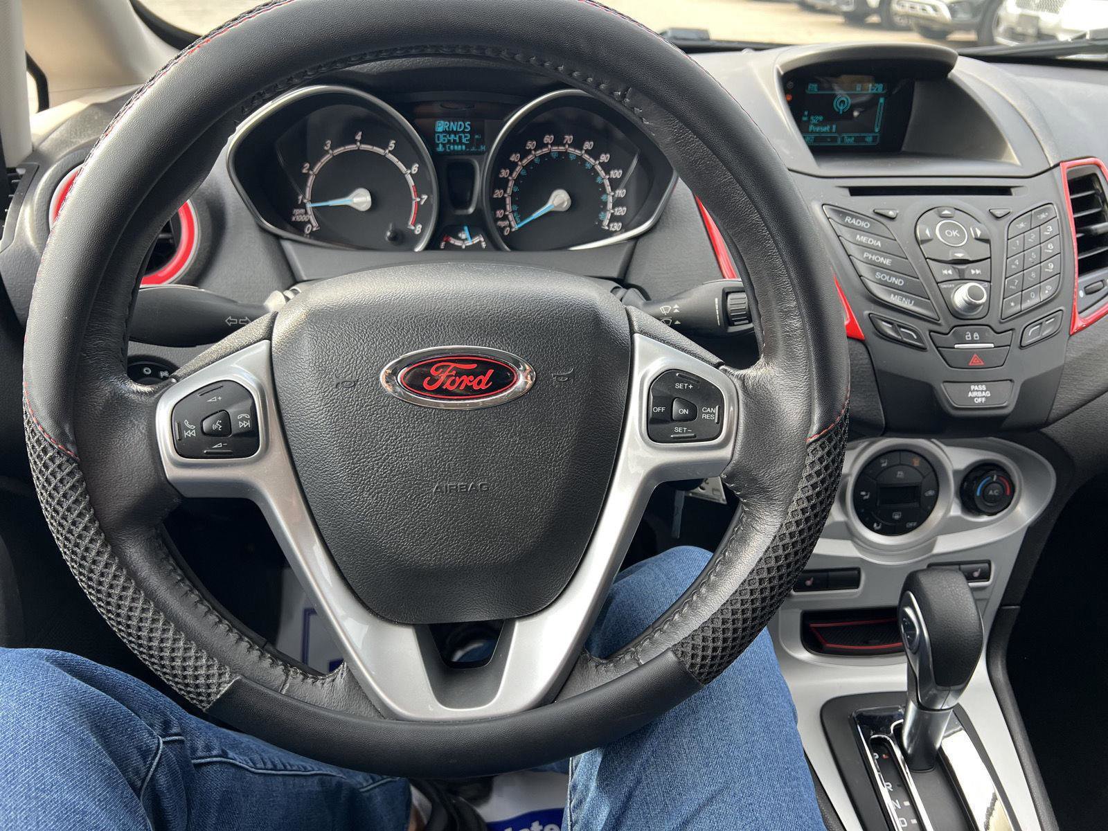 Used 2016 Ford Fiesta SE w/ SE Black Package image 9