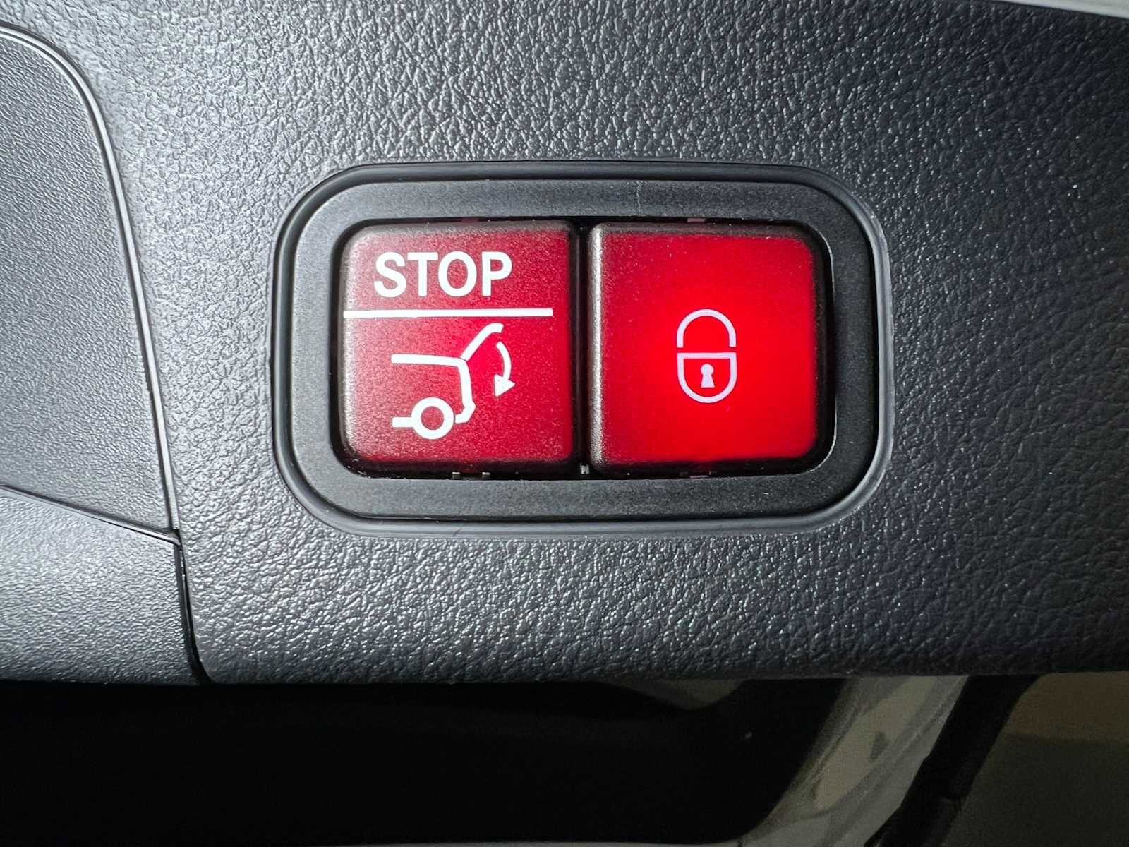 Certified 2025 Mercedes-Benz GLA 250 4MATIC image 16