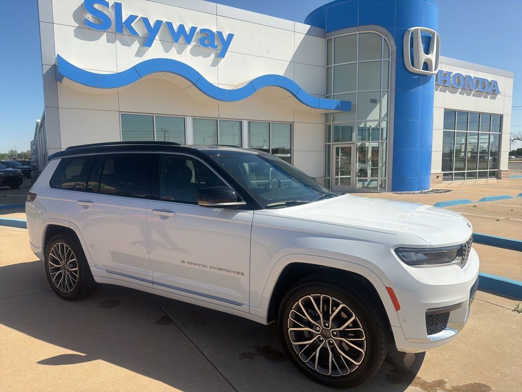 Used 2024 Jeep Grand Cherokee L Summit AWD/4WD image 1