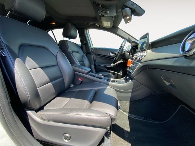 Used 2018 Mercedes-Benz GLA 250 4MATIC w/ Premium Package image 15