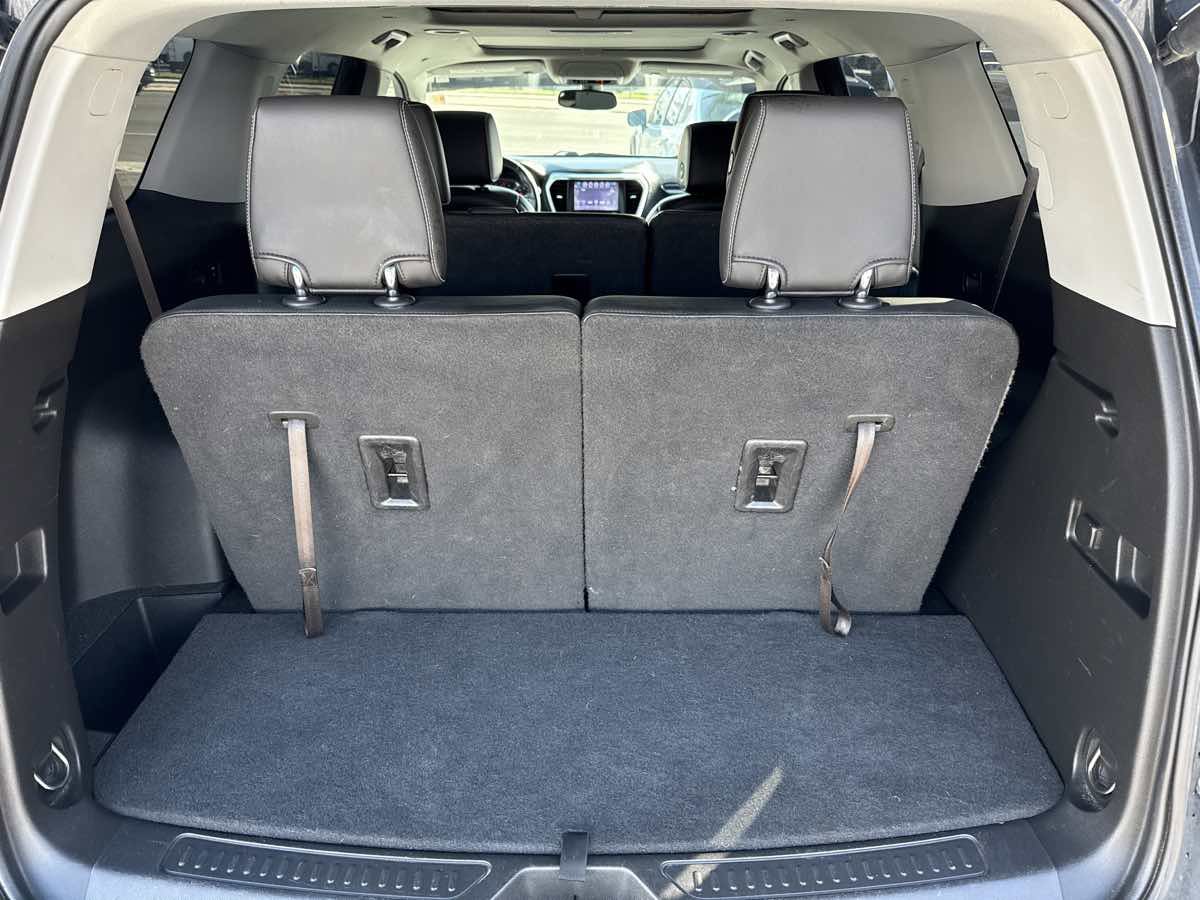 Used 2019 GMC Acadia SLT w/ Black Edition image 19