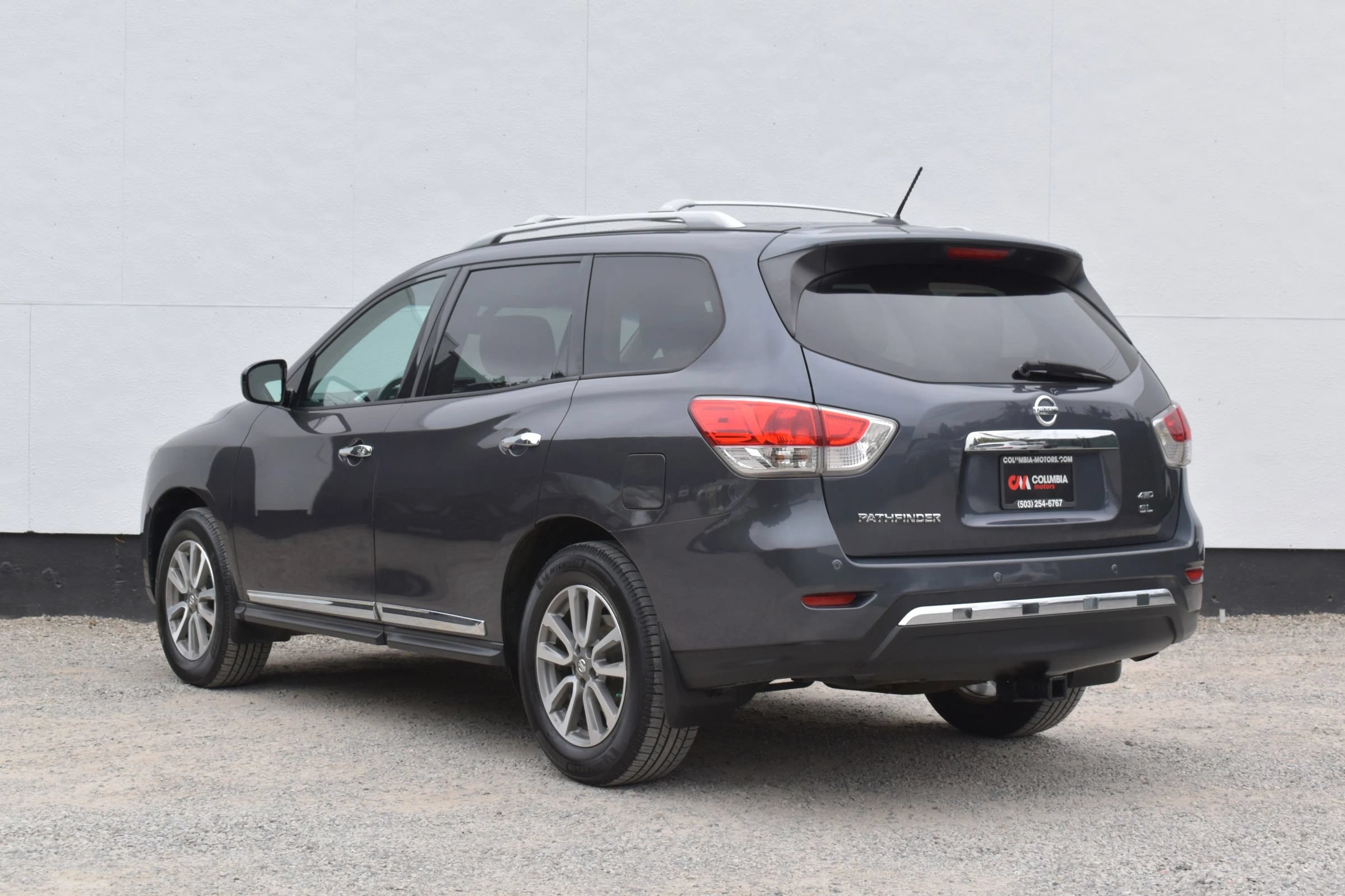 Used 2013 Nissan Pathfinder SL w/ Cargo Pkg AWD/4WD image 2