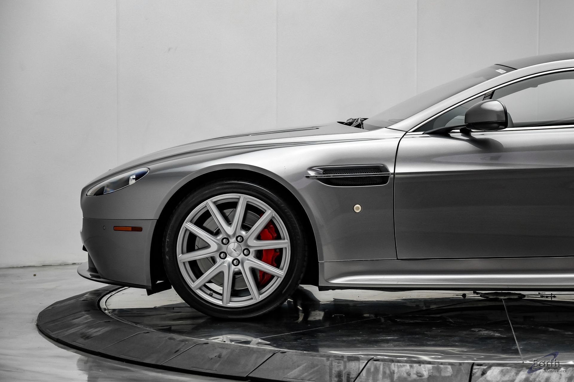 Used 2014 Aston Martin V8 Vantage S RWD image 8