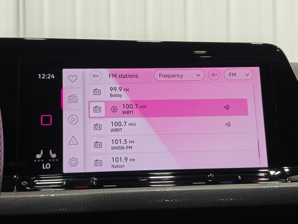 Used 2022 Volkswagen GTI SE image 43