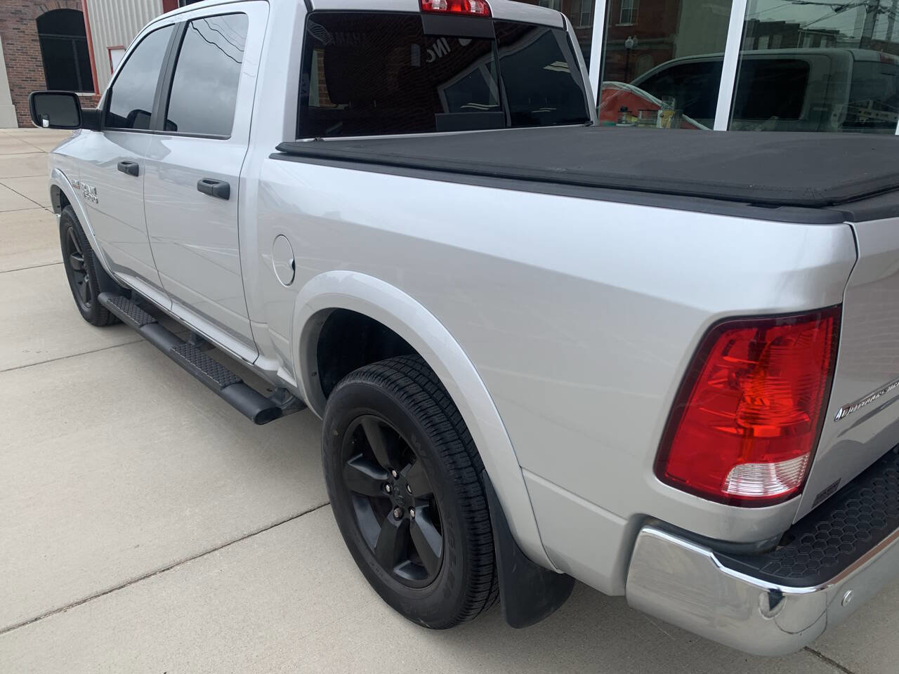 Used 2017 RAM 1500 Outdoorsman image 9