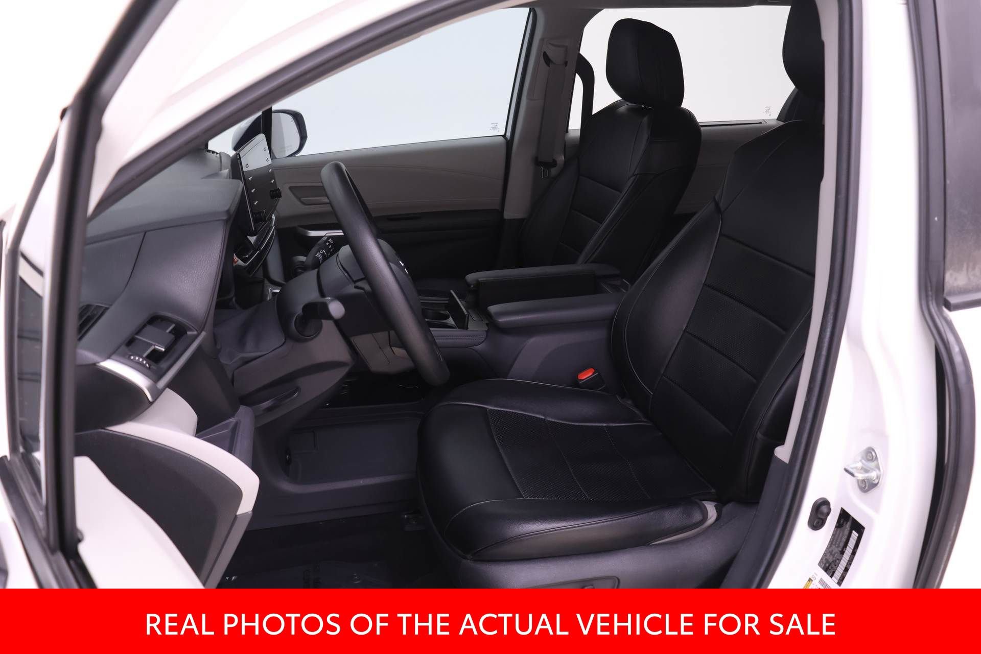 Certified 2024 Toyota Sienna LE image 4