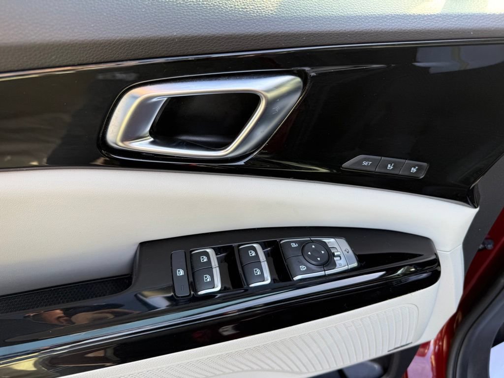 Certified 2024 Kia Carnival SX Prestige FWD image 18