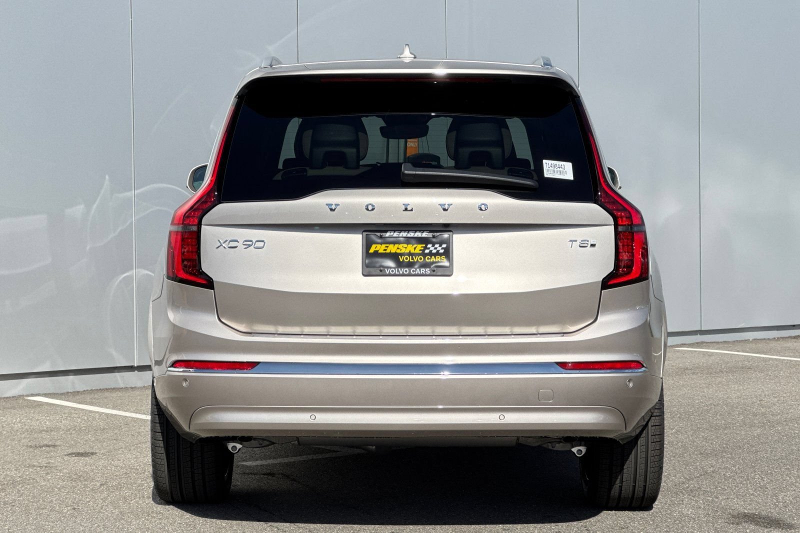 Used 2026 Volvo XC90 T8 Plus w/ Protection Package Premier AWD/4WD image 4