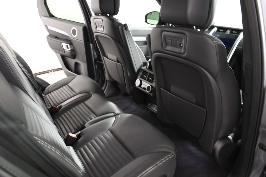 Certified 2026 Land Rover Discovery Dynamic SE AWD/4WD image 22