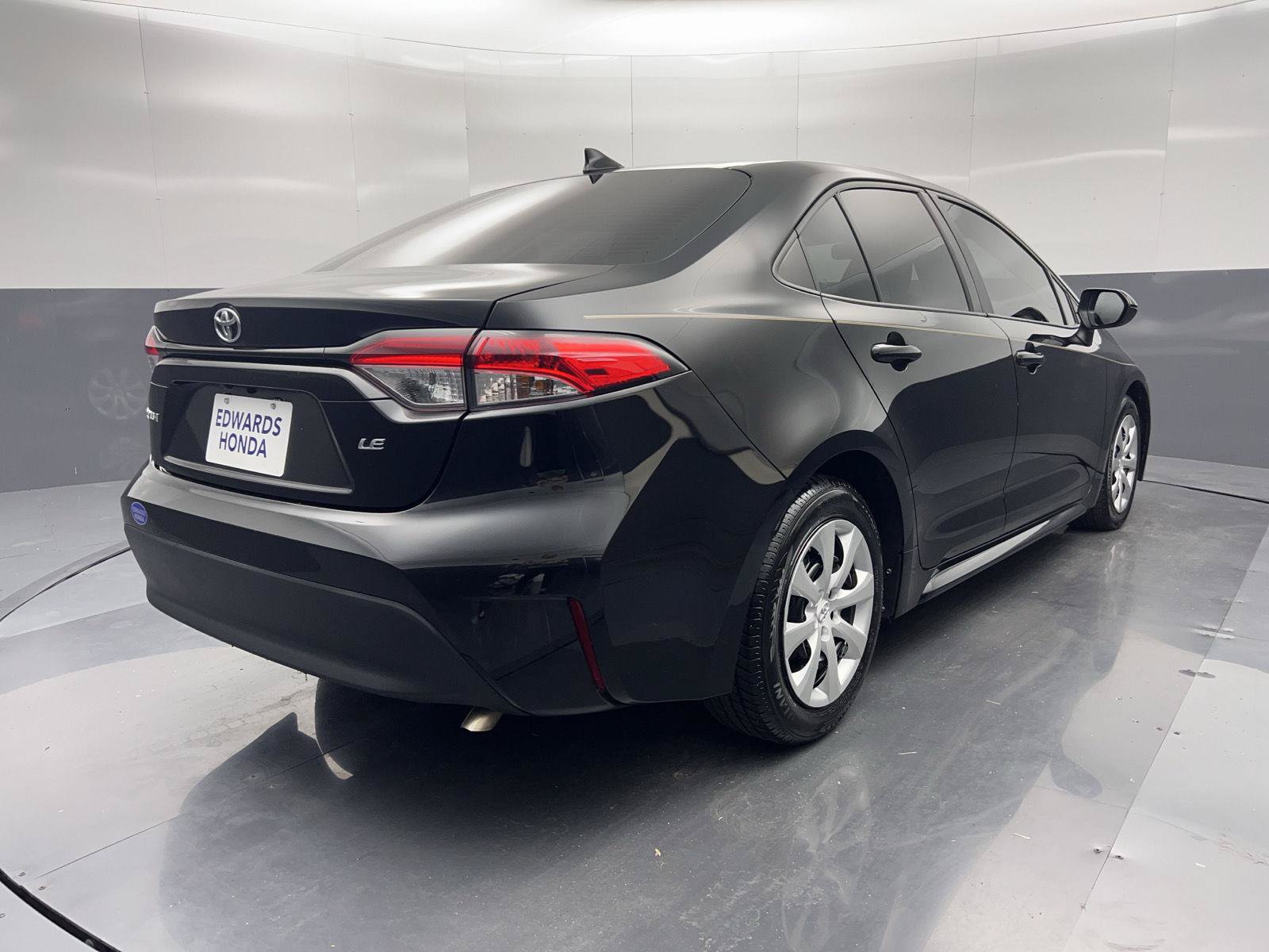 Used 2024 Toyota Corolla LE FWD image 31