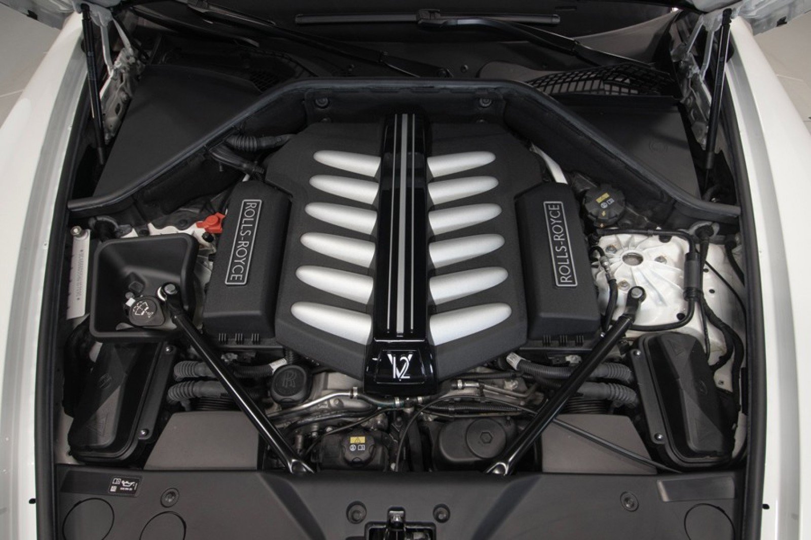 Used 2017 Rolls-Royce Dawn image 60