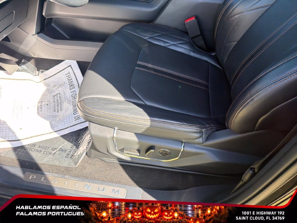 Used 2024 Ford Expedition Platinum RWD image 16